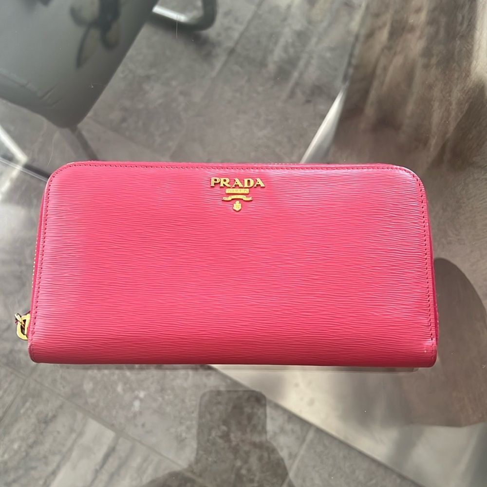 Prada Zip-Around Wallet in Pink Leather, Pristine - Picture 3 of 13